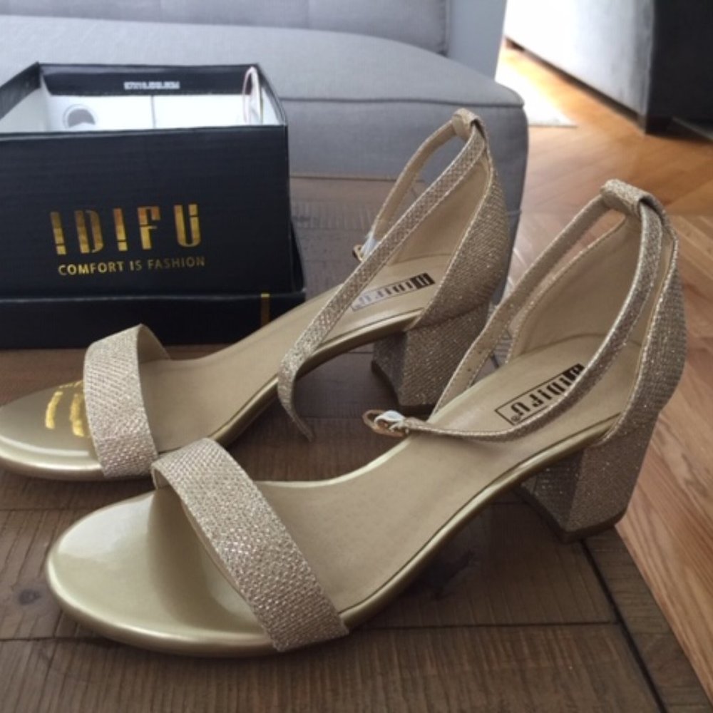 Brand New! Never worn! IDIF Gold Glitter Chunky Sandals